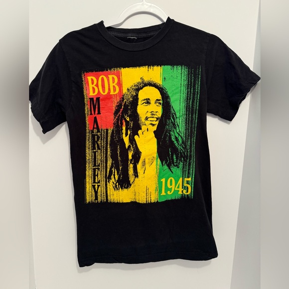 BOB MARLEY OFFICIAL OLD STOCK MERCH 1945 BAND CONCERT MUSIC T-SHIRT SMALL - Picture 1 of 5